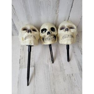 Skeleton head set AS IS lawn Decor stake Halloween prop